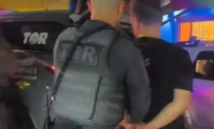 VIDEO / Me pranga në duar, dalin pamjet e arrestimit të Ervin Matës në Brazil