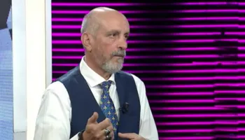 VIDEO-‘Mos i mbani paratë në jastëk!’/ Paralajmërimi i ekspertit Cenko: Inflacioni ju varfëron çdo ditë