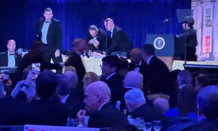 VIDEO/ Trump i shpëton një tjetër atentati, të shtëna me armë në darkën me gazetarët! Pranga autorit