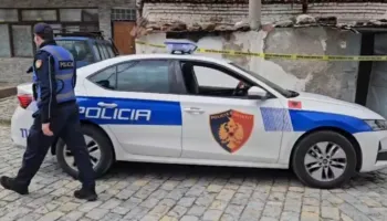 Vodhi mjete izoluese në spitalin e Lushnjës/ 29-vjeçari shpallet në kërkim, procedohen edhe pronarët e pikës së skrapit