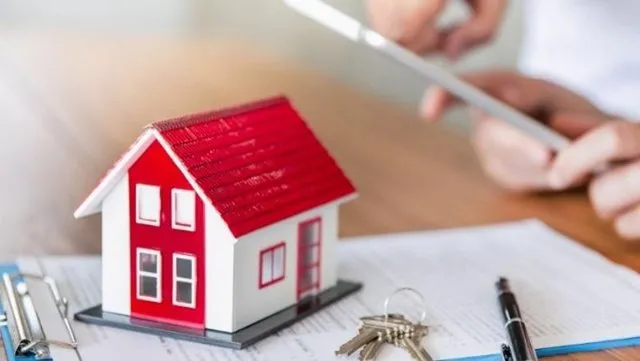 Vonesa e rivlerësimit ‘frenoi’ kërkesat për kredi për shtëpi. Në janar-shkurt, 29 mln € më pak se vjet