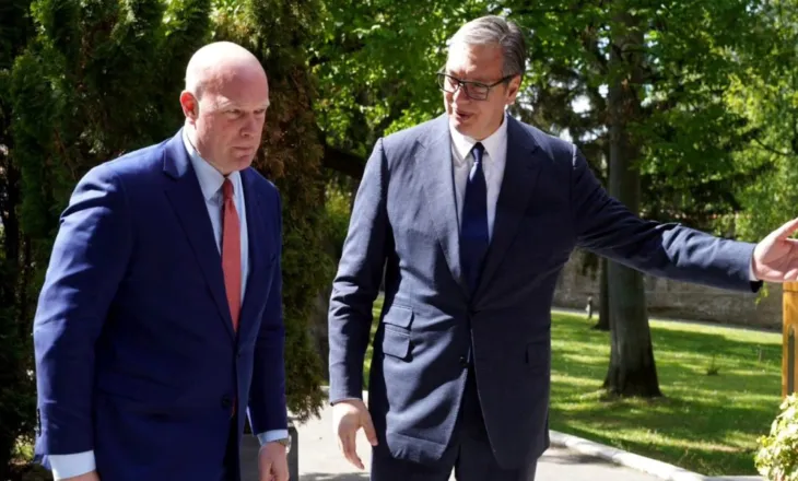 Vuçiç i shtrin dorën e bashkëpunimit ambasadorit amerikan në NATO