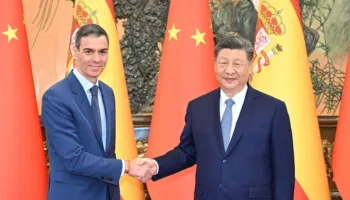 Xi Jinping pret në Pekin kryeministrin spanjoll Sançez