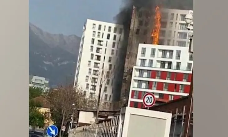 Zjarri në pallatin te ‘Farmacia 10’ në Tiranë, QSUT në alarm, Urgjenca dhe Djegie Plastika në gjendje gatishmërie