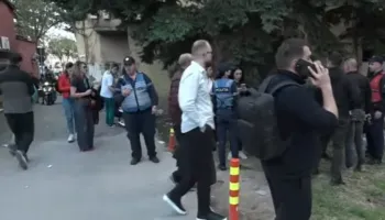 Zjarri pranë QSUT, 4 të lënduar, mes tyre edhe zjarrfikës