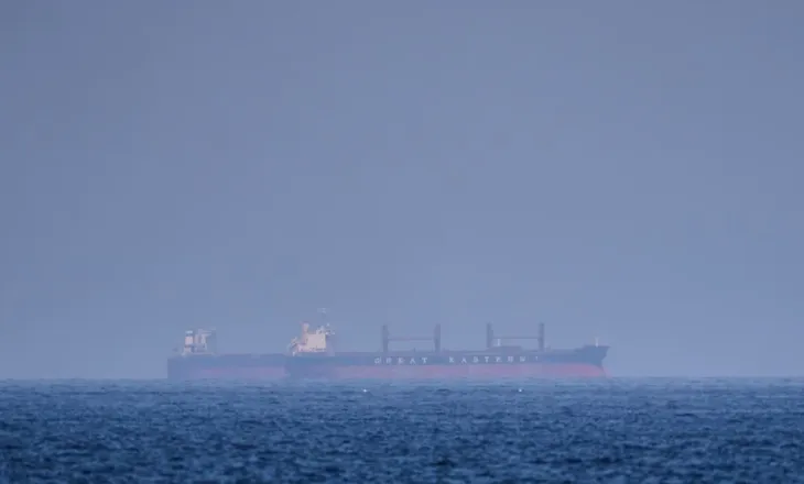 Zyrtari i lartë iranian: Anijet që paguajnë do të kenë përparësi në Ngushticën e Hormuzit