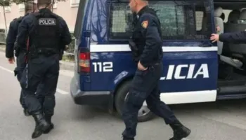 23-vjeçari u plagos, djali i ish-deputetit u drejtoi armën policëve