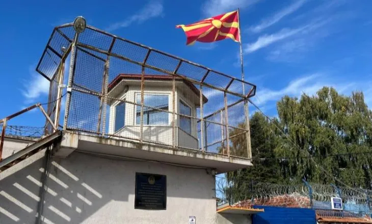 25-vjeçarja maqedonase shkon të takojë bashkëshortin në burgun e Idrizovës, kontrolli zbulon dhjetëra vezë të…