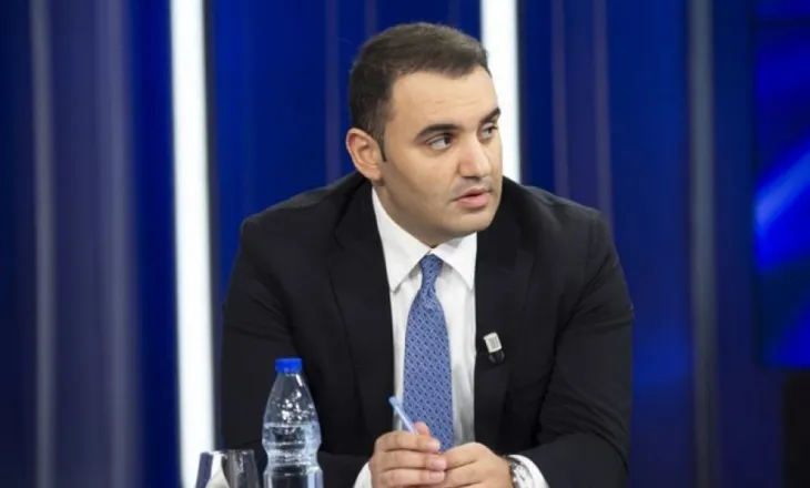 ‘4 miliardë euro për rrugë, qytetarët ende në trafik ferri’/ Këlliçi: Paratë e shqiptarëve janë vjedhur
