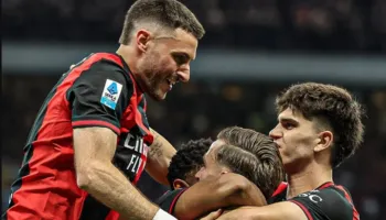 45′ e para të javës së fundit: Milan dhe Roma drejt arritjes së objektivit, Como nuk dorëzohet. Derbi nis me vonesë