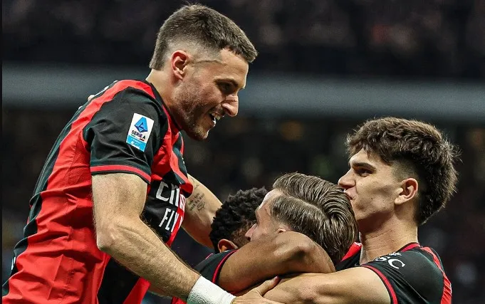 45′ e para të javës së fundit: Milan dhe Roma drejt arritjes së objektivit, Como nuk dorëzohet. Derbi nis me vonesë
