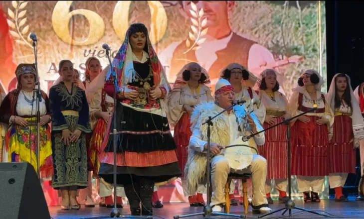 60 vite traditë dhe kulturë/ Ansambli ‘Çiftelia’ feston jubileun në Lezhë