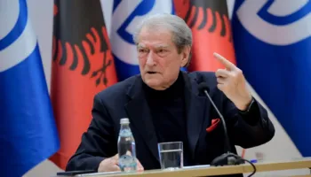 “66 vite zero marrëdhënie?”/ Akuza e re e Berishës: Rama po fsheh gjurmët e axhendës pro-ruse dhe lidhjes me Vuçiçin