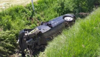 66-vjeçari i dehur humb kontrollin e mjetit elektrik dhe përfundon në kanal
