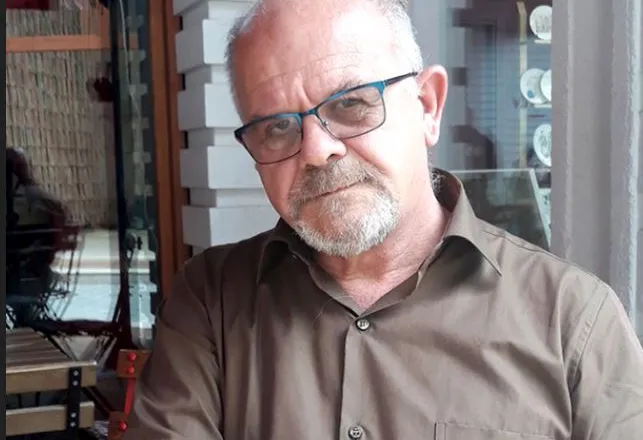 Adrian Devolli: Pa kritikë profesionale nuk ka zhvillim të artit dhe as orientim drejt vlerave të vërteta