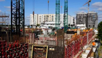 Agjenti imobiliar: Rritja e kostove të ndërtimit po rrit qiratë në Tiranë