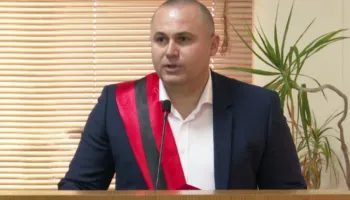 “Ai ka shtruar tela, proces qesharak”/ Mbahet seanca në GJKKO ndaj kreut të Bashkisë Vau i Dejës