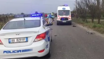 Aksident i rëndë në aksin Prrenjas-Librazhd, dy adoleshentë transportohen me urgjencë drejt Spitalit të Traumës