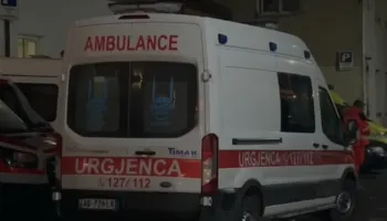 Aksident i rëndë në  Rrugën e Kombit, automjeti përplaset me një kamionçinë (Detaje)