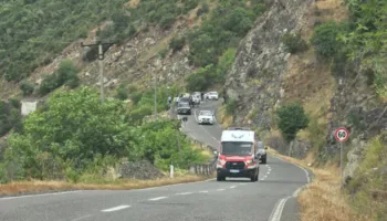 Aksident i rëndë në rrugën nacionale Maqellarë-Peshkopi/ Furgoni përplaset me një makinë