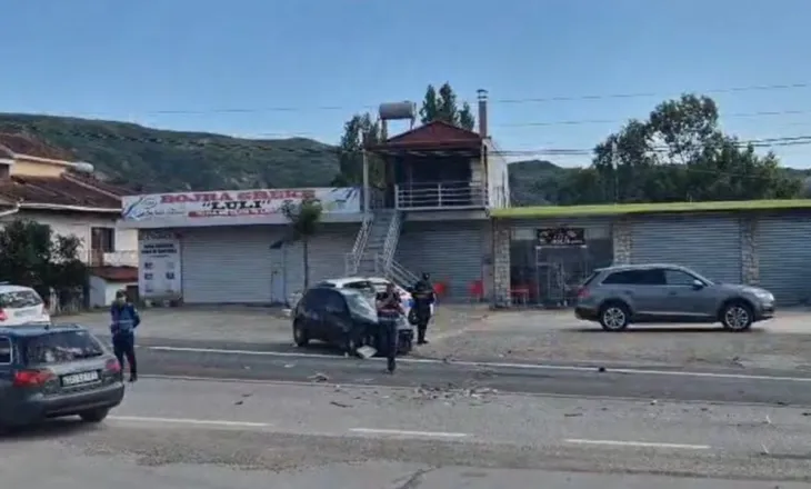 Aksident në Elbasan-Peqin, kamioni përplas makinën, tre të plagosur