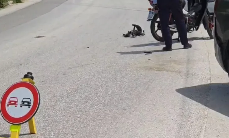 Aksident në Fier, makina përplaset me motorin, një i plagosur