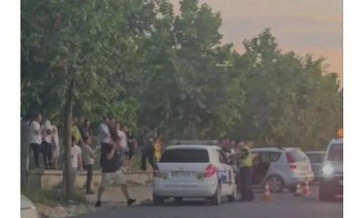 Aksident në Tiranë, plagosen 6 fëmijë dhe drejtuesja e automjetit