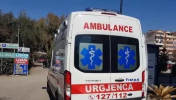 Aksident te Kepi i Rodonit në Durrës, një person që lëvizte me një motor me katër rrota rrëzohet për vdekje