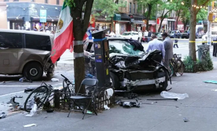 Aksidenti i rëndë në New York, makina humb kontrollin dhe merr përpara këmbësorët, dy viktima dhe tre të plagosur
