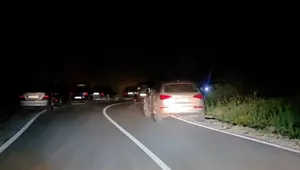 Aksidentohen dy makina në aksin Ura e Çerenecit-Librazhd, dy të plagosur dërgohen në spitalin e Bulqizës