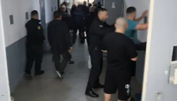 Aksion blic në burgjet e Fierit, Vlorës dhe Peqinit, ja çfarë u gjetën