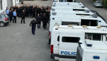 Aksion blic në burgun e Fushë-Krujës, policia sekuestron disa telefona celularë dhe mjete të mprehta