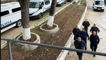 Aksion “blic” në burgun e Lushnjës dhe atë të Elbasanit, sekuestrohen sende të ndaluara