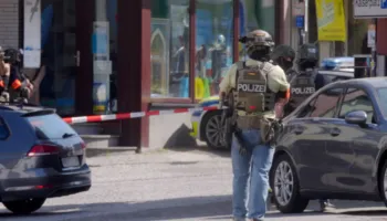 Aksion i madh policor në Gjermani, disa persona sulmojnë një makinë që transportonte para, marrin peng punonjësit e bankës