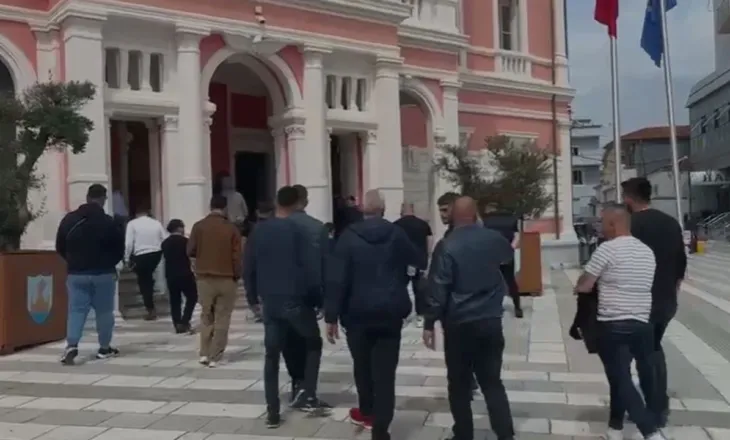 Aksionet e prishjeve në prag të sezonit veror, bizneset mblidhen para Bashkisë së Vlorës, kërkojnë takim me kryetaren