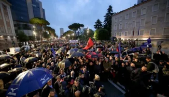 Akuzat ndaj Ballukut, protestat e PD dhe BE-ja/ CEPA publikon analizën kritike për qeverinë Rama
