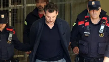 Akuzohet për vrasjen e babait të tij Isak Andiq, djali i themeluesit të ‘Mango’ jep dorëheqjen nga kompania