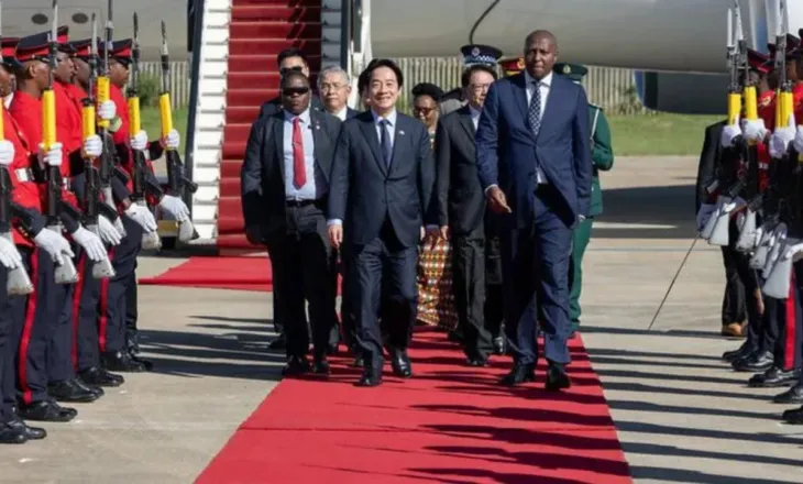 Akuzoi Kinën për pengimin e një udhëtimi të mëparshëm, presidenti i Tajvanit shkon në Afrikën Jugore pavarësisht presioneve diplomatike