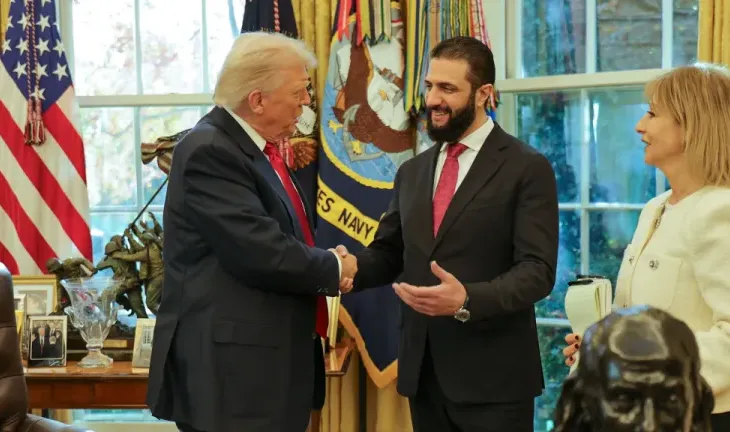 Al Sharaa merr ‘dhuratën e çmuar’ nga Trump, Presidenti sirian falenderon publikisht homologun amerikan