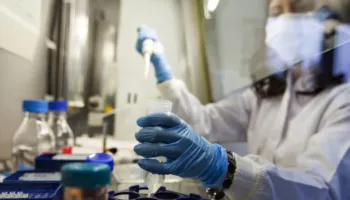 Alarm në Sardenjë, autoritetet shëndetësore izolojnë një person të dyshuar si i infektuar me Ebola