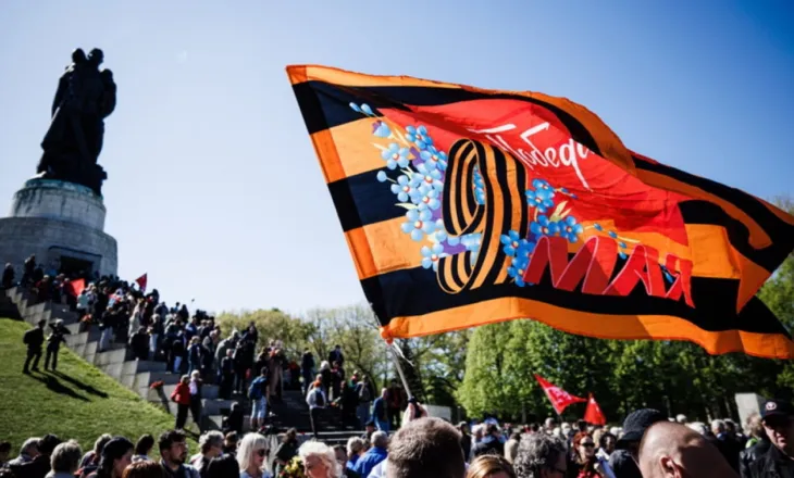 Ambasada ruse sulmon Berlinin për ndalimin e simboleve sovjetike më 8–9 maj, Gjermania mbron masat e sigurisë për Ditën e Fitores