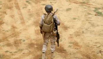 Amnesty International denoncon masakrën në Nigeri: Të paktën 100 civilë të vrarë kur avionët ushtarakë bombarduan një treg