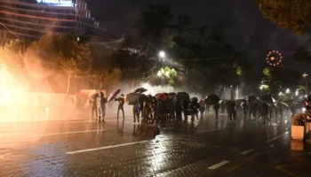 Anadolu: Shqipëri, tensione dhe përplasje në protestën e opozitës, kërkohet dorëheqja e Ramës