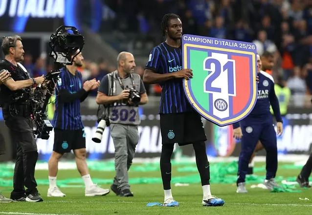 ANALIZA / Sekreti i titullit të 21-të zikaltër, besimi tek interistët e vërtetë