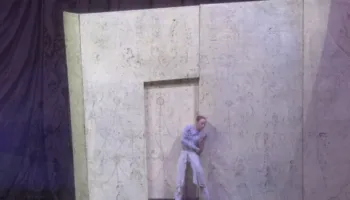 Anbeta Toromani rikthehet si Carmen, pas një dekade balerina e njohur shqiptare luan në skenë me baletin ikonik