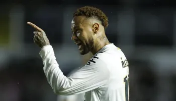 Ancelotti “ia lë topin në derë” Neymarit: Grumbullimi i tij në Botëror nuk varet nga unë