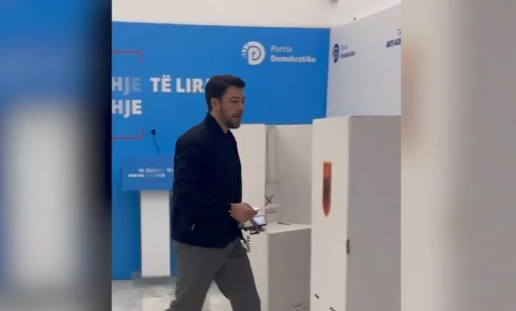 Argita dhe Shkëlzeni votojnë për babain e tyre në referendumin e PD