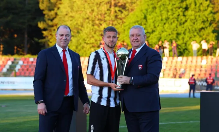 Armand Duka uron Laçin për titullin kampion në Kategori të Parë