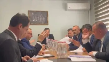 Arrihet pakti PD-PS për rregulloren e Kuvendit/ Ja çfarë u vendos në mbledhjen e Këshillit të Mandateve dhe Imunitetit