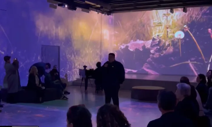 Arti që dëgjohet, ekspozita multimediale në Korçë sjell artin përmes tingullit dhe ndjesive